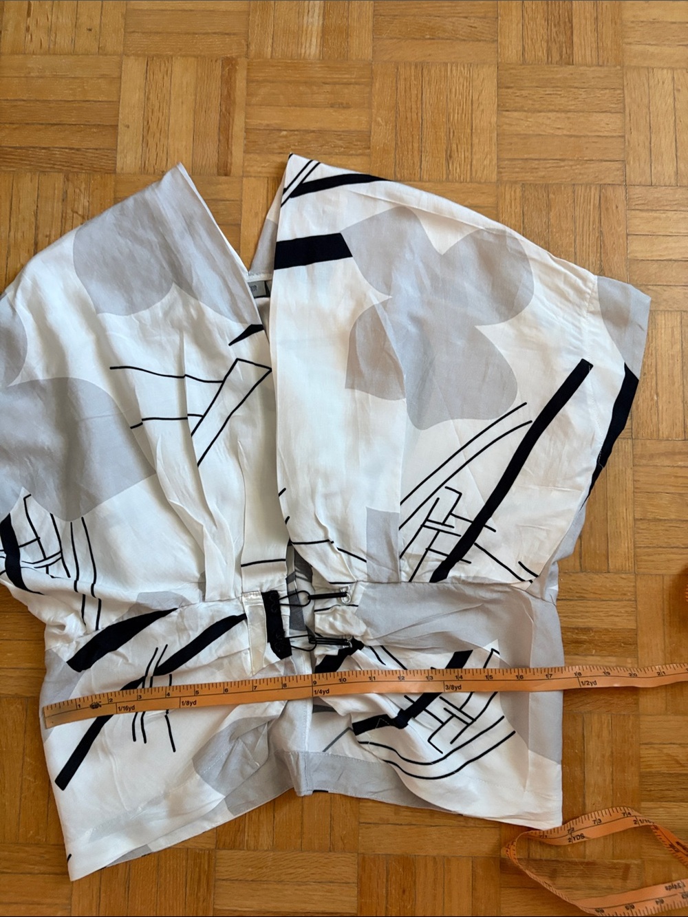 Crea Concept White & Black Abstract Print Kimono Top - Picture 4 of 15
